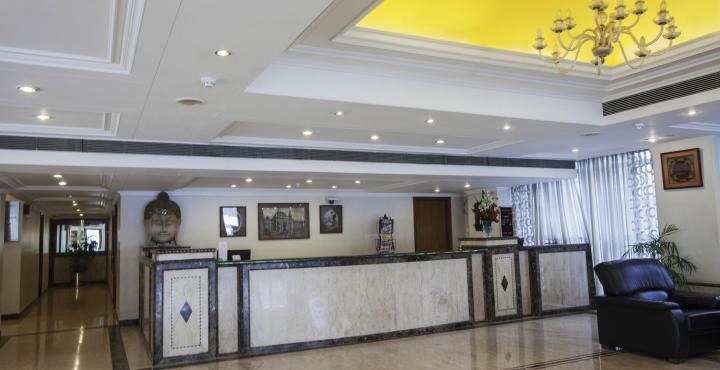 Gemini Continental, Hazratganj Hotel Lucknow Bagian luar foto