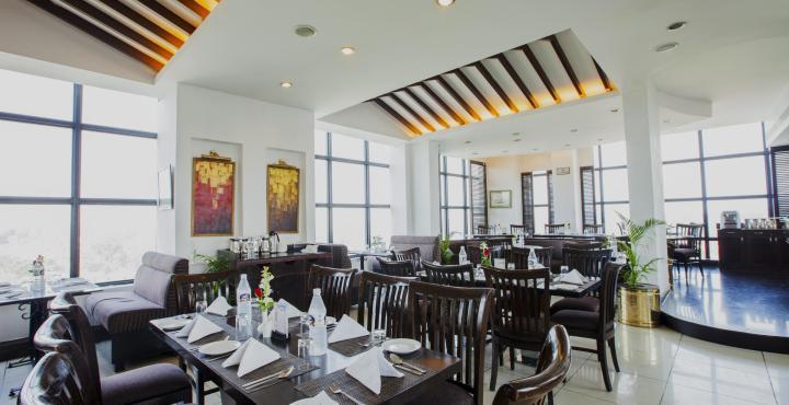 Gemini Continental, Hazratganj Hotel Lucknow Bagian luar foto