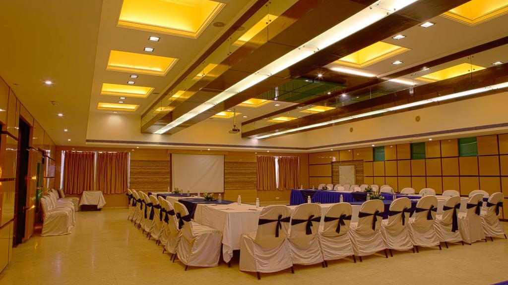 Gemini Continental, Hazratganj Hotel Lucknow Bagian luar foto
