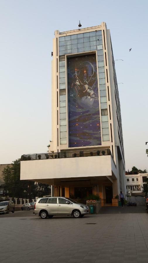 Gemini Continental, Hazratganj Hotel Lucknow Bagian luar foto